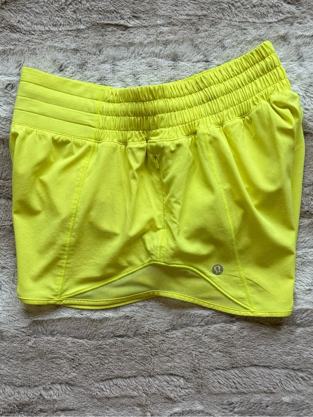 Lululemon 🍋 Hotty Hot High-Rise Lined Short 2.5